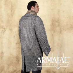 Kettenhemd Hauberk – 10 mm genietete Rundringe aus 1,6 mm Aluminium auf https://armatae.shop