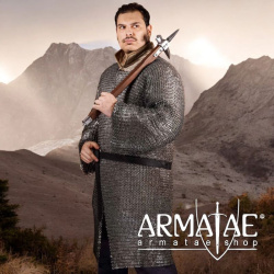 Kettenhemd Hauberk – 9 mm keilvernietete Flachringe aus Stahl auf https://armatae.shop