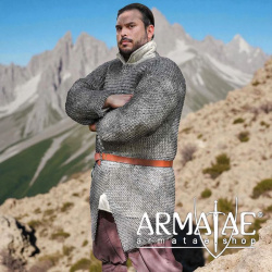 Kettenhemd Hauberk – 9 mm MIX Stahl auf https://armatae.shop