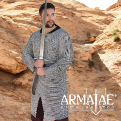 Kettenhemd Hauberk aus vernieteten 10 mm Aluminium Rundringen auf https://armatae.shop