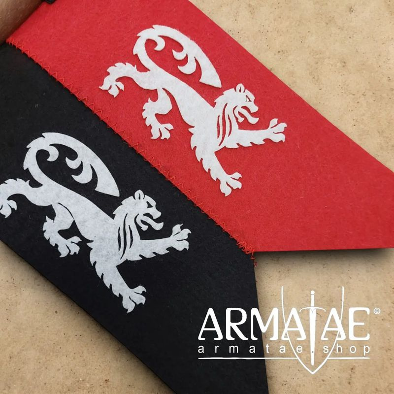 Kinder Hellebarde mit Flagge aus Holz und dickem, weichen Gummi auf https://armatae.shop