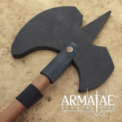 Kinder Hellebarde mit Flagge aus Holz und dickem, weichen Gummi auf https://armatae.shop
