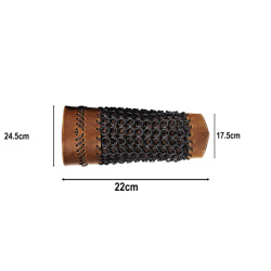 Lederarmschützer mit Kettenverstärkung auf https//armatae.shop