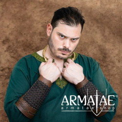 Lederarmschützer mit Kettenverstärkung auf https//armatae.shop