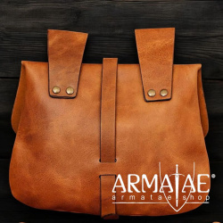 Mittelalterliche Gürteltasche aus Vollnarbenleder auf https://armatae.shop