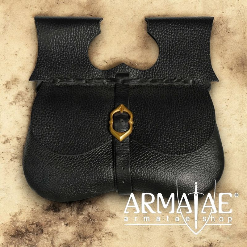Mittelalterliche Gürteltasche mit solider Messingschnalle auf https://armatae.shop