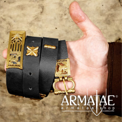 Mittelalterlicher Ledergürtel mit Schnalle, Nieten, Gürtelendbeschlag aus massivem Messing auf https://armatae.shop