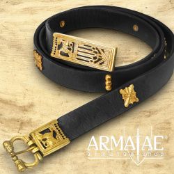 Mittelalterlicher Ledergürtel mit Schnalle, Nieten, Gürtelendbeschlag aus massivem Messing auf https://armatae.shop