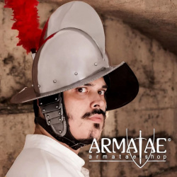 Spanischer Morionhelm mit rotem Federbusch auf https://armatae.shop