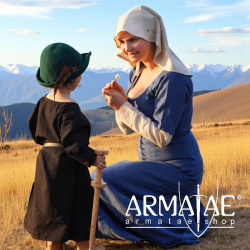 Mittelalterliches Damenkleid – Halbarmkleid mit Schnürung vorne auf https://armatae.shop