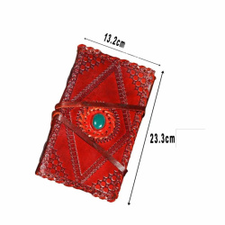 Mittelalterliches Journal mit grünem Stein, handgefertigtes Vintage-Tagebuch auf https://armatae.shop