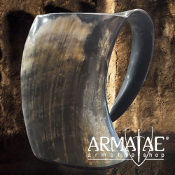 XXL Bierkrug 1000 ml aus echtem Horn auf https://armatae.shop