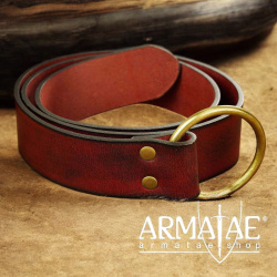 Gürtel mit Messingring, 4 verschiedene Längen, Rot auf https://armatae.shop