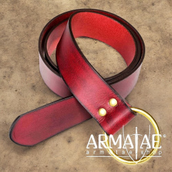 Gürtel mit Messingring, 4 verschiedene Längen, Rot auf https://armatae.shop