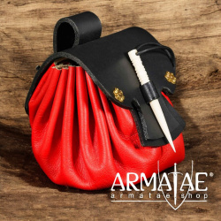 Renaissance Lederbeutel mit Gürtelschlaufe in Grün oder Rot auf https://armatae.shop