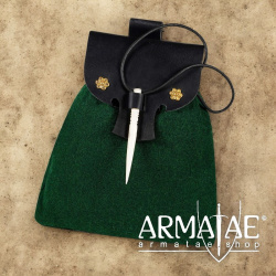 Große Gürteltasche aus Wolle & Leder auf https://armatae.shop