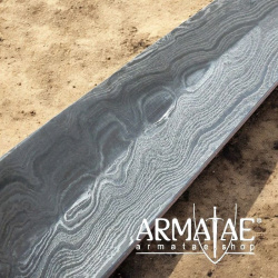 Damast Dirk mit punzierter Lederscheide auf https://armatae.shop