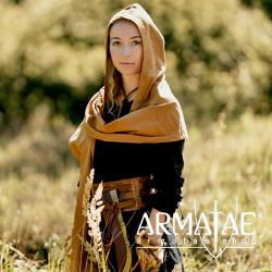 Mittelalter Schal mit Kapuze – Unisex, in verschiedenen Farben auf https://armatae.shop Mittelalter Schal mit Kapuze – Unisex, in verschiedenen Farben auf https://armatae.shop