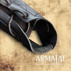 Bogenschützen Armschutz Leder schwarz auf https://armatae.shop - Bild 4