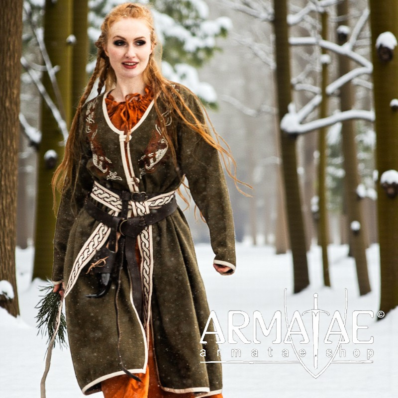 Wikinger Birka Mantel Skadi Olive auf https://armatae.shop - Bild 1