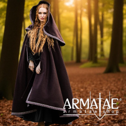 Umhang mit großer Kapuze "Theresa" Braun von Leonardo Carbone auf https://armatae.shop - Bild 4