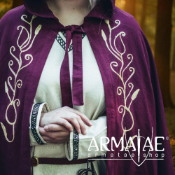 Mittelalterumhang Lyra – Majestätischer Umhang mit Stickereien auf https://armatae.shop - Bild 16