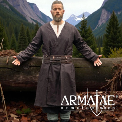 Wikinger Klappenrock Balder Dunkelbraun von Leonardo Carbone auf https://armatae.shop - Bild 1