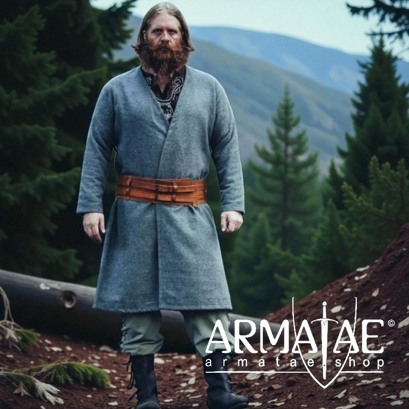 Woll-Klappenrock Balder – Wikinger Klappenmantel aus hochwertiger Wolle von Leonardo Carbone auf https://armatae.shop - Bild 1