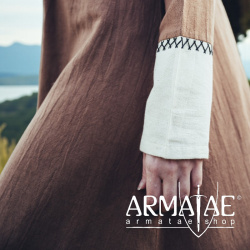 Wikingerkleid „Freya“ Sand von Leonardo Carbone auf https://armatae.shop - Bild 4