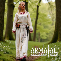 Wikinger Kleid „Lagertha“ – Natur/Rot - Handbestickt von Leonardo Carbone auf https://armatae.shop - Bild 6