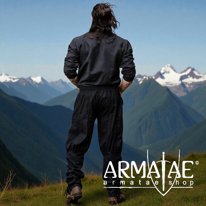 Wikinger-Wollhose „Jorgen“  Schwarz | Robuste Wikingerhose mit Schnürung & Gummizug auf https://armatae.shop - Bild 1