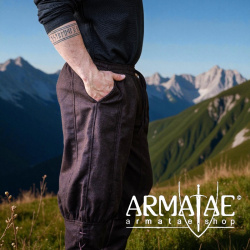 Wikinger-Wollhose „Jorgen“ Braun | Robuste Wikingerhose mit Schnürung & Gummizug auf https://armatae.shop - Bild 5