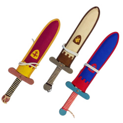 Holzschwert mit Textil Scheide und Kordel auf https://armatae.shop