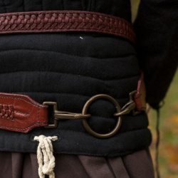 Geflochtener Schwertgürtel aus Vollnarbenleder Rot auf https://armatae.shop - Bild 3