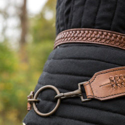 Geflochtener Schwertgürtel aus Vollnarbenleder Braun auf https://armatae.shop - Bild 2