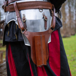 Stangenholster aus Leder für Flaggen, Standarten etc. in 4 verschiedenen Farben auf https://armatae.shop - Bild 1