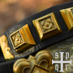 Mittelalterlicher Ritter-Gürtel „Helden des Schönen Brunnens“ – Leder mit Messingbeschlägen | S–L  - Bild 4