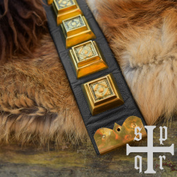 Mittelalterlicher Ritter-Gürtel „Helden des Schönen Brunnens“ – Leder mit Messingbeschlägen | S–L  - Bild 6