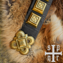 Mittelalterlicher Ritter-Gürtel „Helden des Schönen Brunnens“ – Leder mit Messingbeschlägen | S–L  - Bild 7