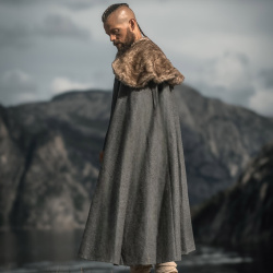 Wikinger Umhang Grau „Janne“ – Wollumhang mit Kunstfellkragen - Bild 2