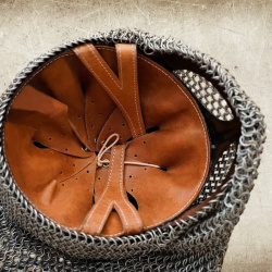 Handgefertigter Wikinger Brillenhelm mit Kettenbrünne – Stahlhelm mit Lederinlay - Bild 5