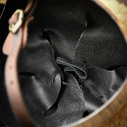 Beckenhaube mit Hundsgugel – Ritterhelm um 1390 aus 1,6 mm Stahl - Bild 10