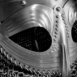 Wikinger Brillenhelm mit Kettenbrünne – Gjermundbu Helm mit Lederinlay - Bild 10