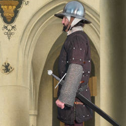 Mittelalterliche Brigantine mit vernieteten Stahlplatten – Körperpanzer aus Baumwolle, 14.–16. Jahrhundert - Bild 2