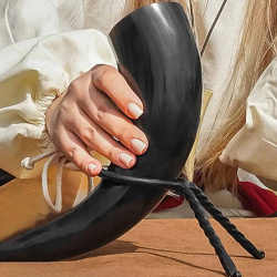 Wikinger Trinkhornständer aus Eisen – handgeschmiedeter, gedrehter Hornhalter - Bild 4