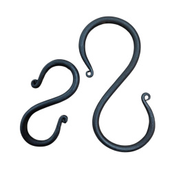 Handgeschmiedeter S-Haken aus Eisen – rustikaler Aufhängehaken - Bild 1