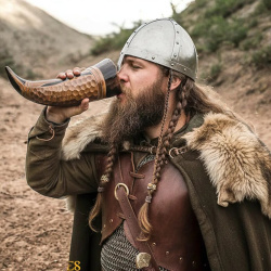 Wikinger Trinkhorn aus Ochsenhorn mit Wabenmuster – ca. 500–600 ml - Bild 5