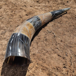 Wikinger Trinkhorn aus Ochsenhorn – 400–500 ml, graviertes Design - Bild 5