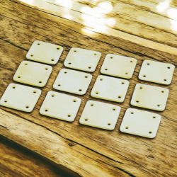 Wikinger Brettchenwebkarten aus Knochen – 12er Set, 38 × 38 mm - Bild 3