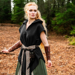 Waldläufer Tunika Aldon unisex Braun von Leonardo Carbone auf https://armatae.shop - Bild 5